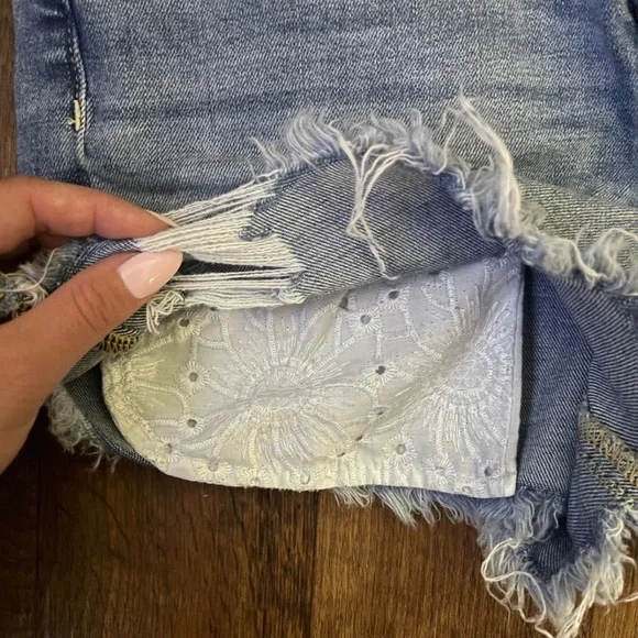 American Eagle Curvy Hi-Rise Shortie - Picture 6 of 6